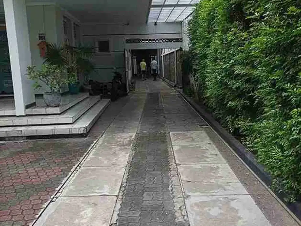 Jual Rumaht Kapuas Surabaya Hadap Timur SHM