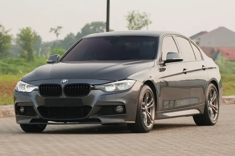 Green Flag! BMW 330i Sport Shadow LCI 2020 Mineral Grey! Cla200 320i