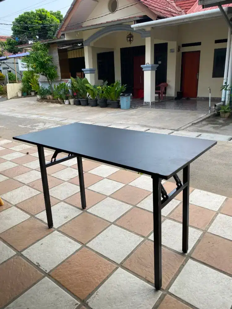 Meja Lipat Portable Kaki Besi