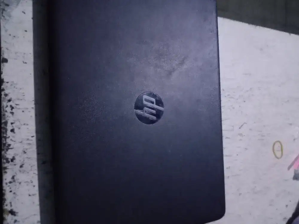 Laptop hp intel celeron N3060 60GHZ dengan RAM 4,00GB