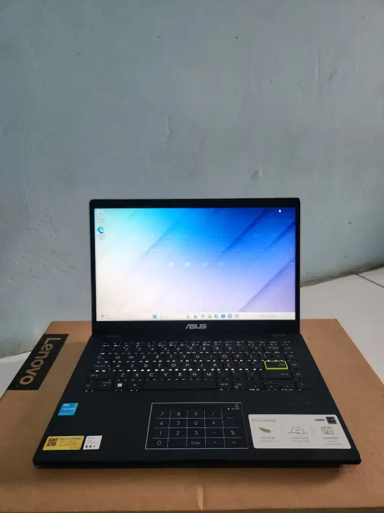Asus vivobook E410k bergaransi resmi sampe 2027