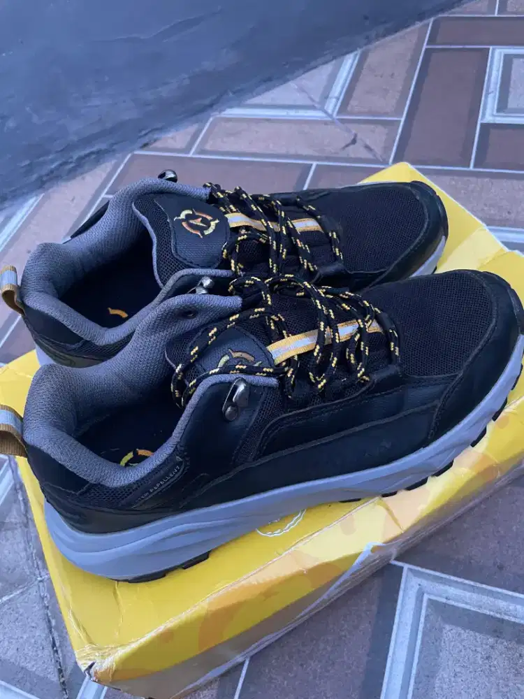 Sepatu Trail Running Petualang seri Sembalun