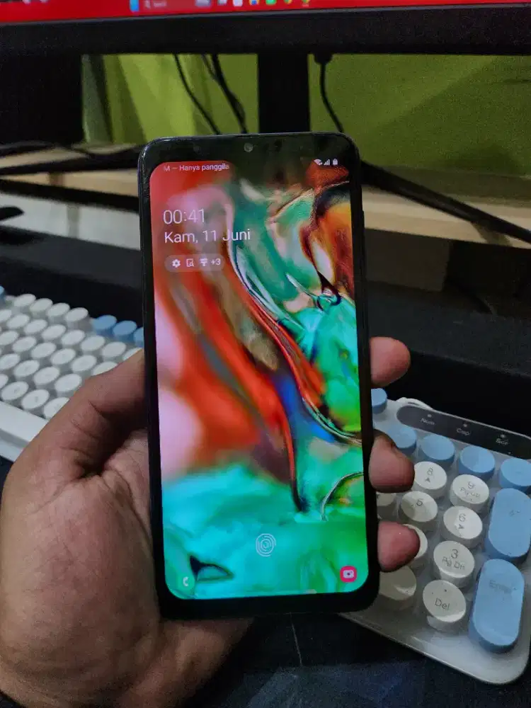 Samsung a70 6/128 gb