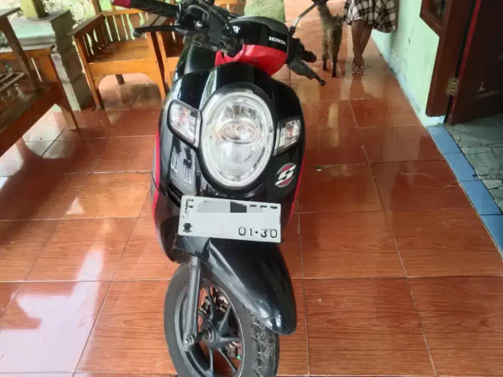 Honda scoopy esp/Ban donat 2017