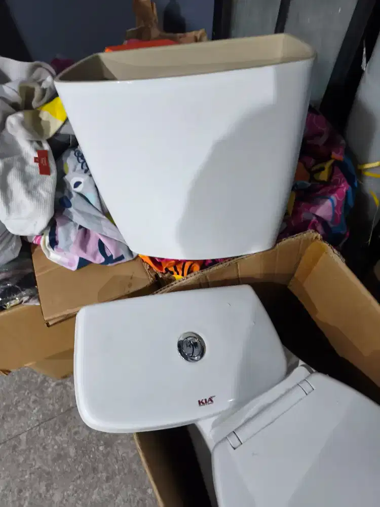 KIA closet duduk