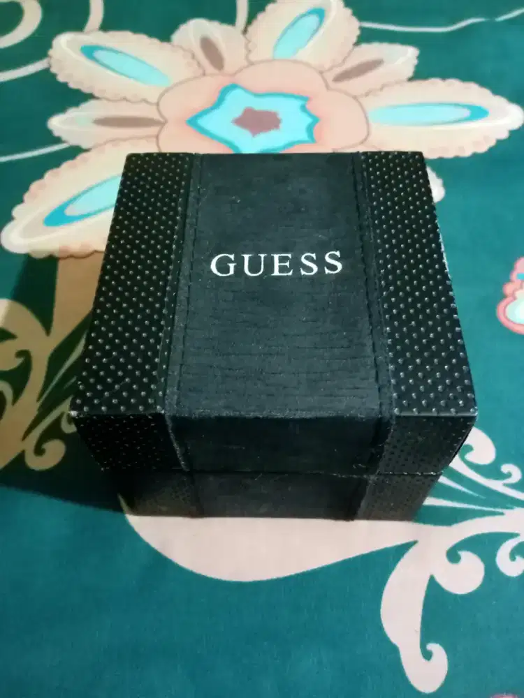 GUESS MEN'S WATCH ( limited edition )