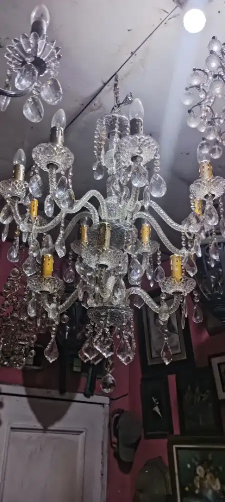 Lampu gantung kristal cabang 12