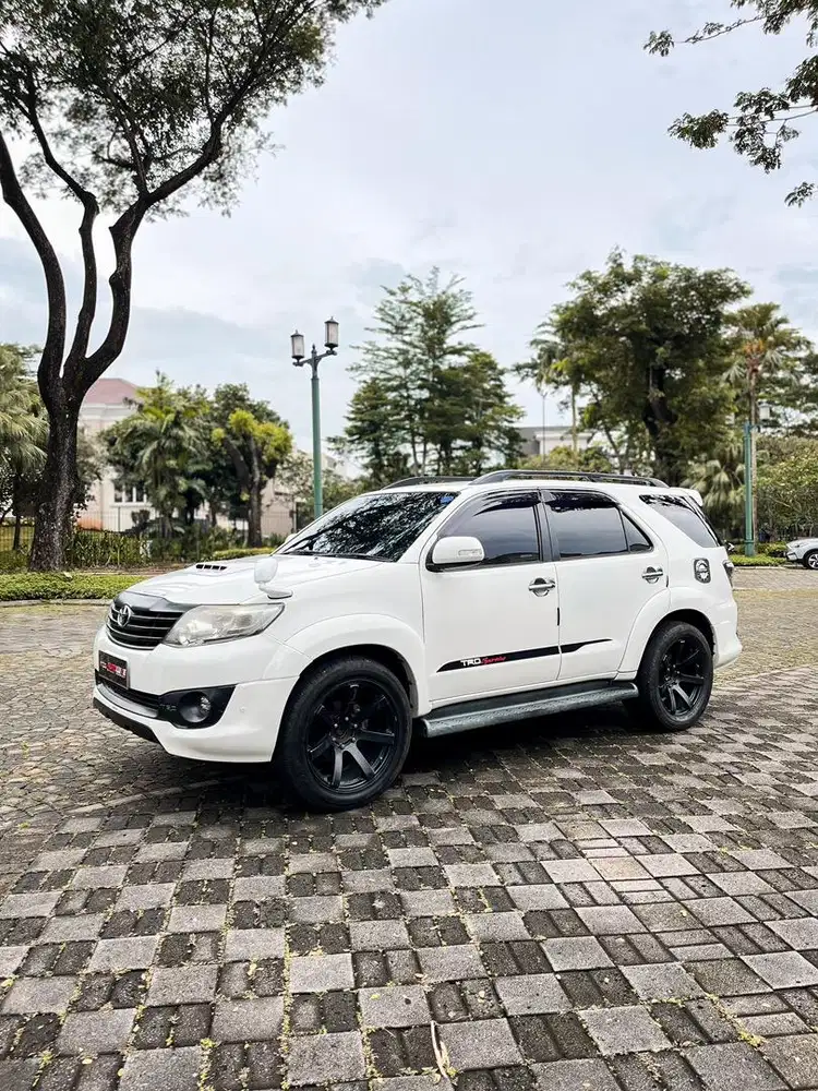 DIJUAL FORTUNER MOBIL SOLAR PALING IRIT DAN GAGAH