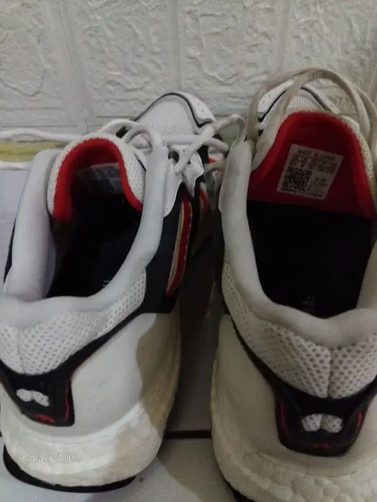 Sepatu adidas like new
