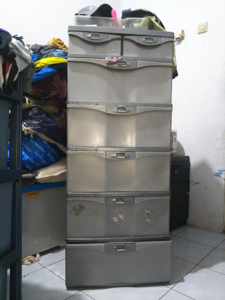 Dijual murah borongan 2 kontainer baju mau pindah keluar kota