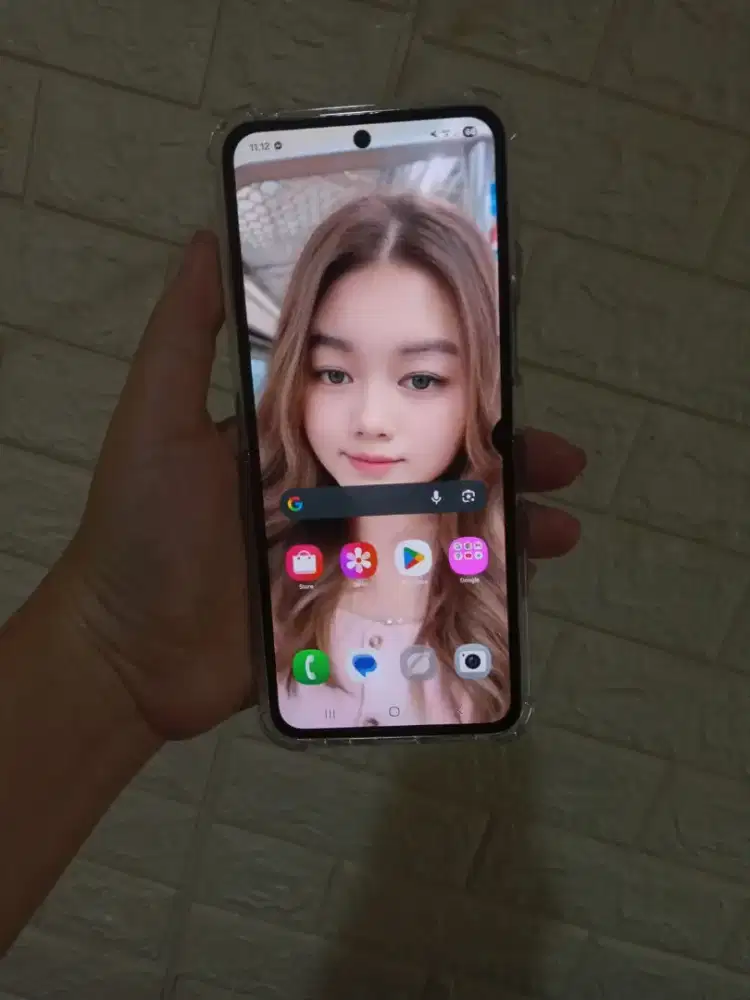 Samsungzflip 5 minus tompel di bagian lipatan