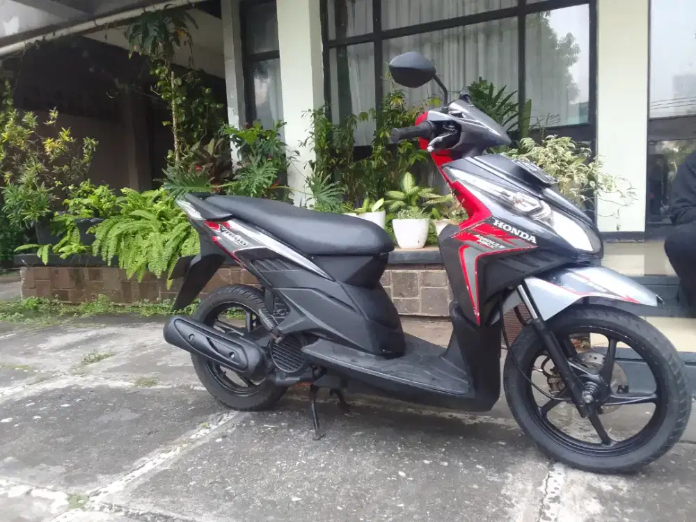 Motor vario karbu th 2011 di jual