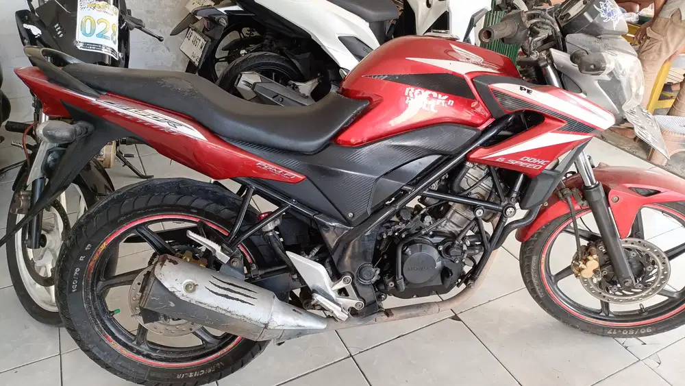 Di jual Honda CB150R th 2015