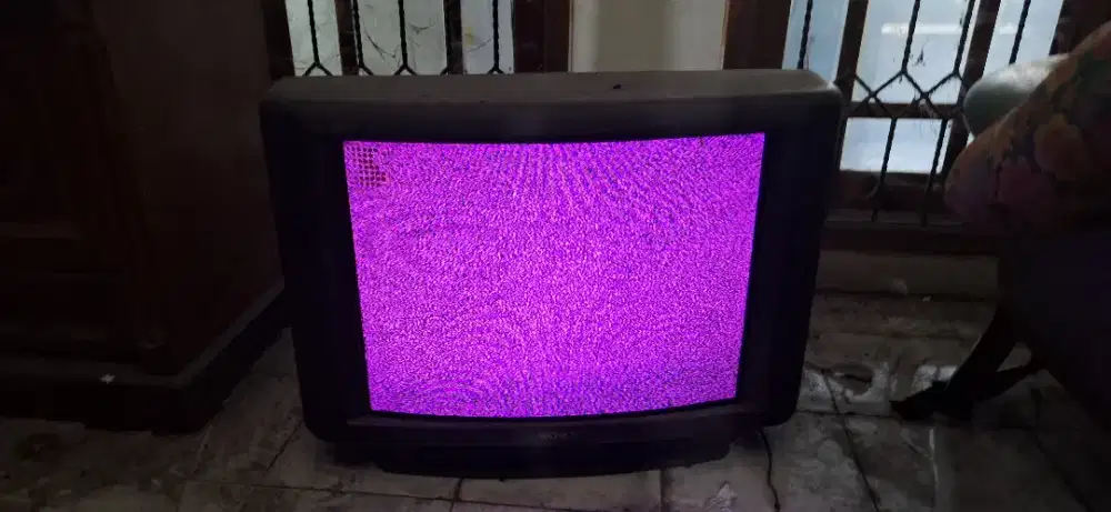 JUAL TV TABUNG 24 Polytron