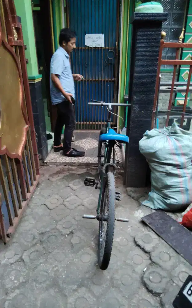 Tidak ada merek. Sepeda enak pakai