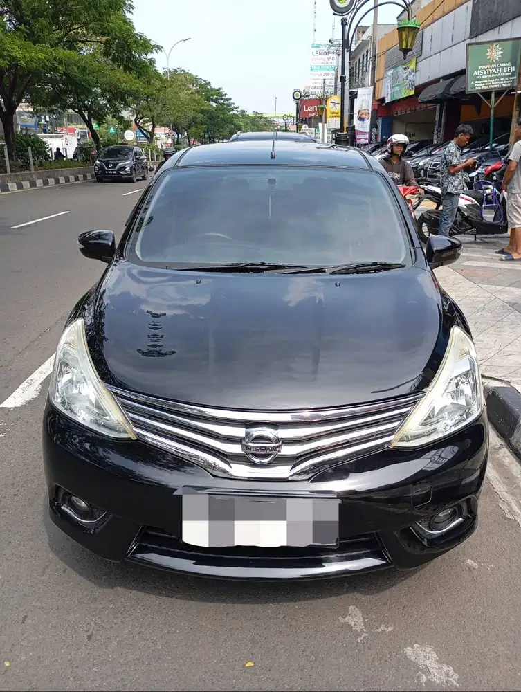 Grand Livina AT 2018 Hitam