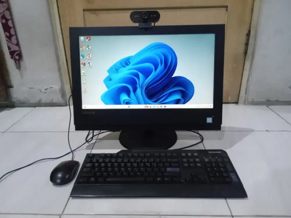 Lenovo All In One V310z (core i3 gen 7|Ram 4GB|SSD 128GB)