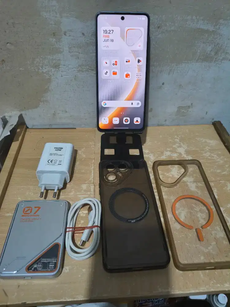 Tecno Pova 7 5G black 8/128gb No dusbuk Mulus like new NETT!