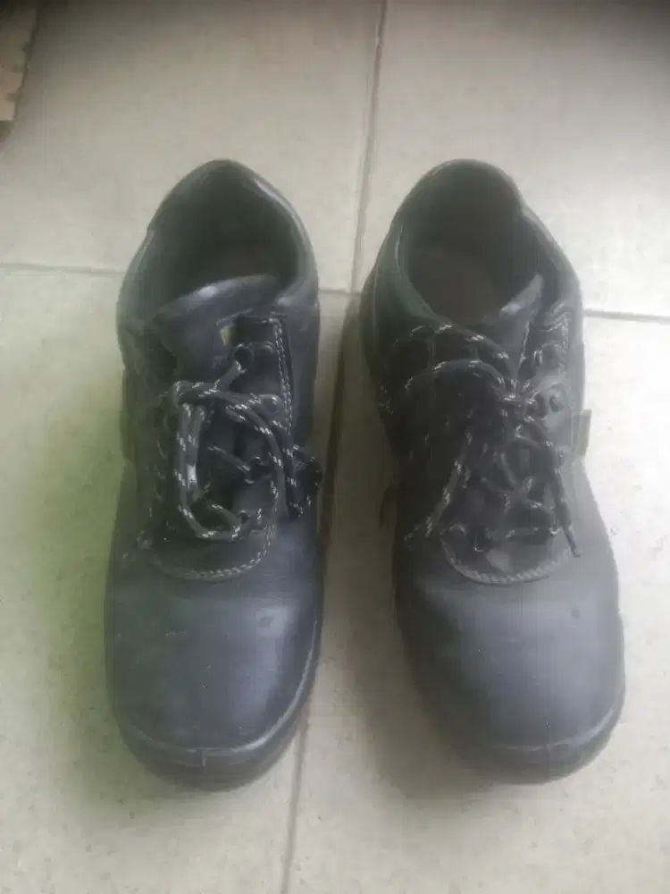Jual sepatu safety dan sepatu pria merk columbus