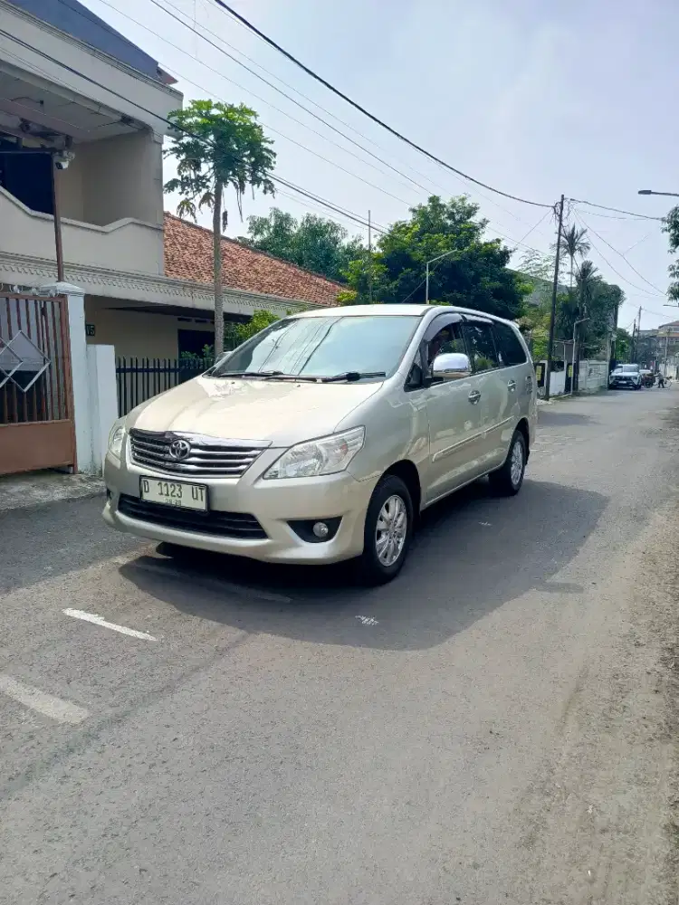 Innova G 2.0 Matic 2013 silver