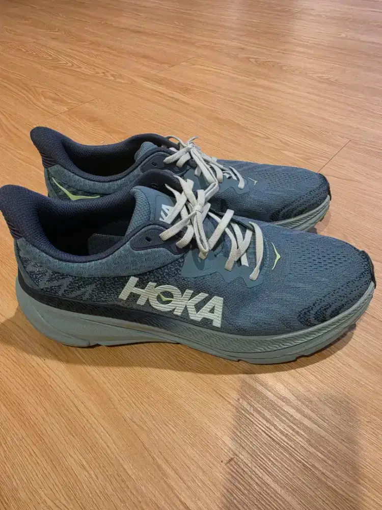 Hoka Challenger ATR 7