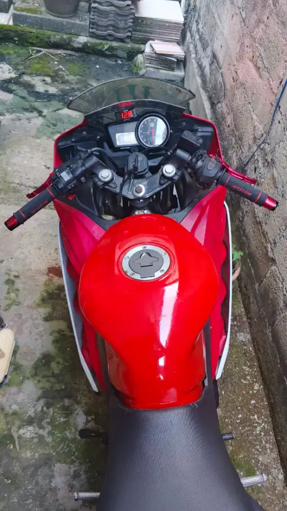 YAMAHA R15 2015