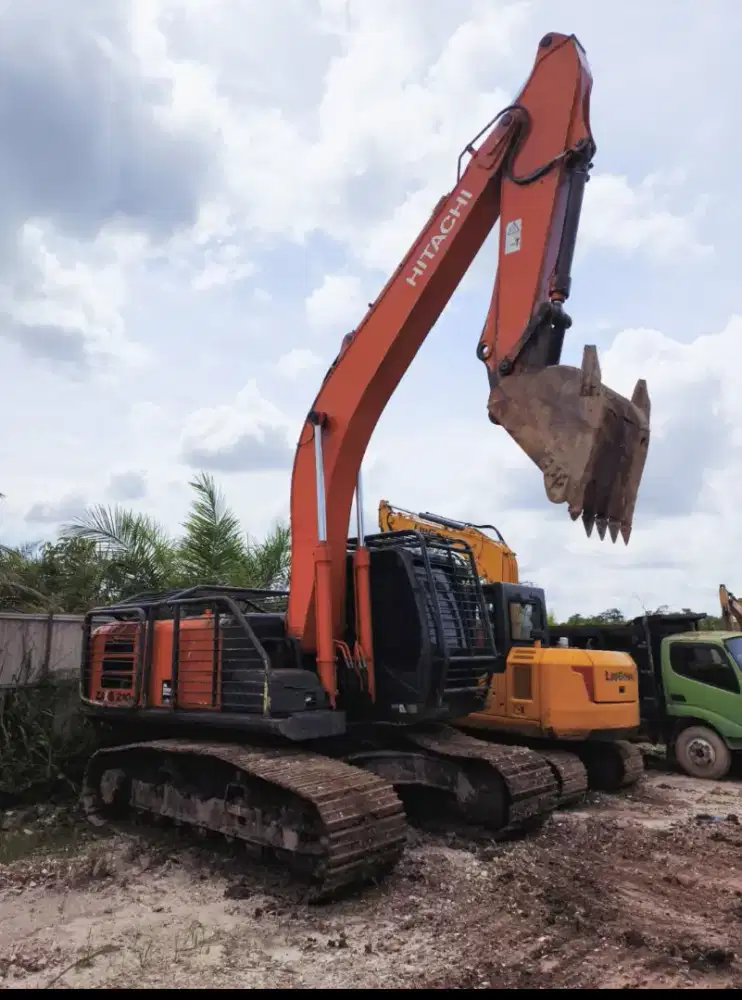 Dijual Hitachi zaxis 210 Thn 2021