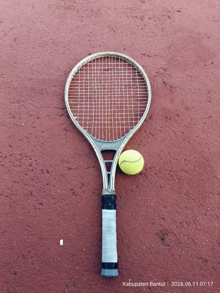 Raket tenis jadul bagus Prince