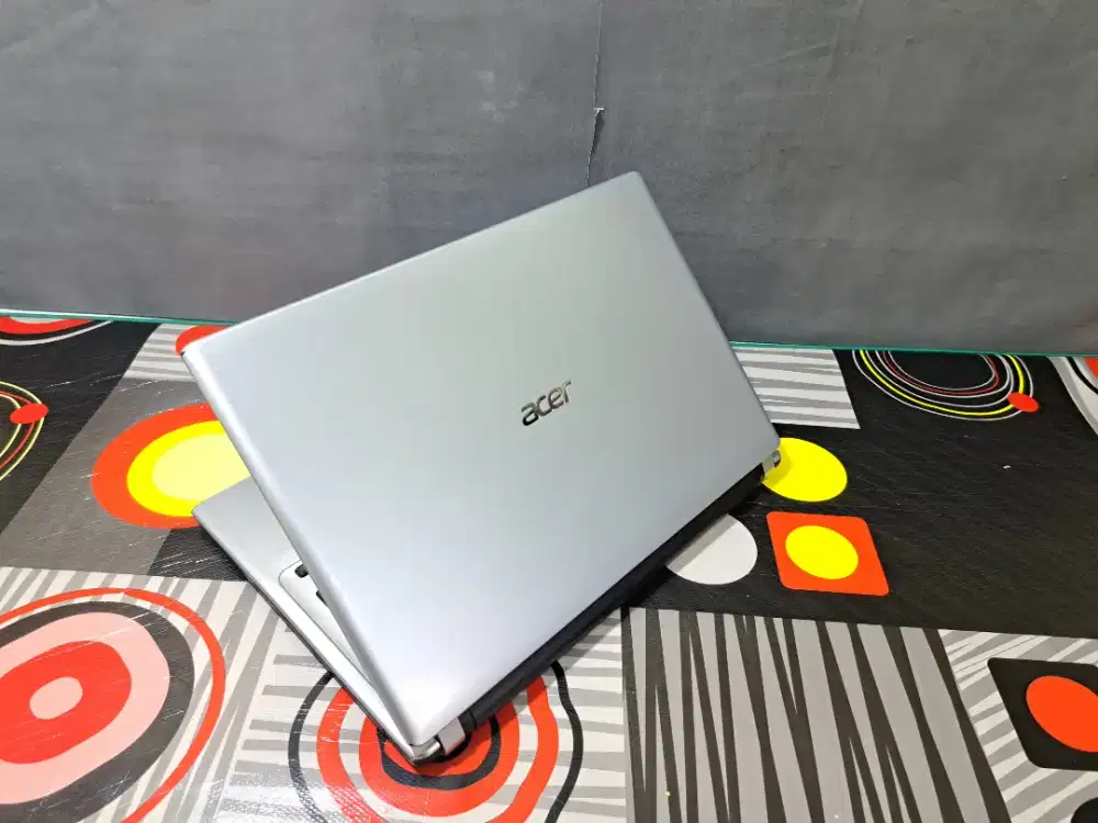 Laptop acer v5 core i3 silver slim siap pakai