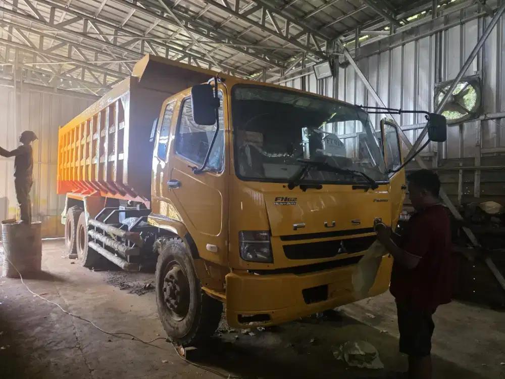 Dump truck Mitsubishi fuso tahun 2021