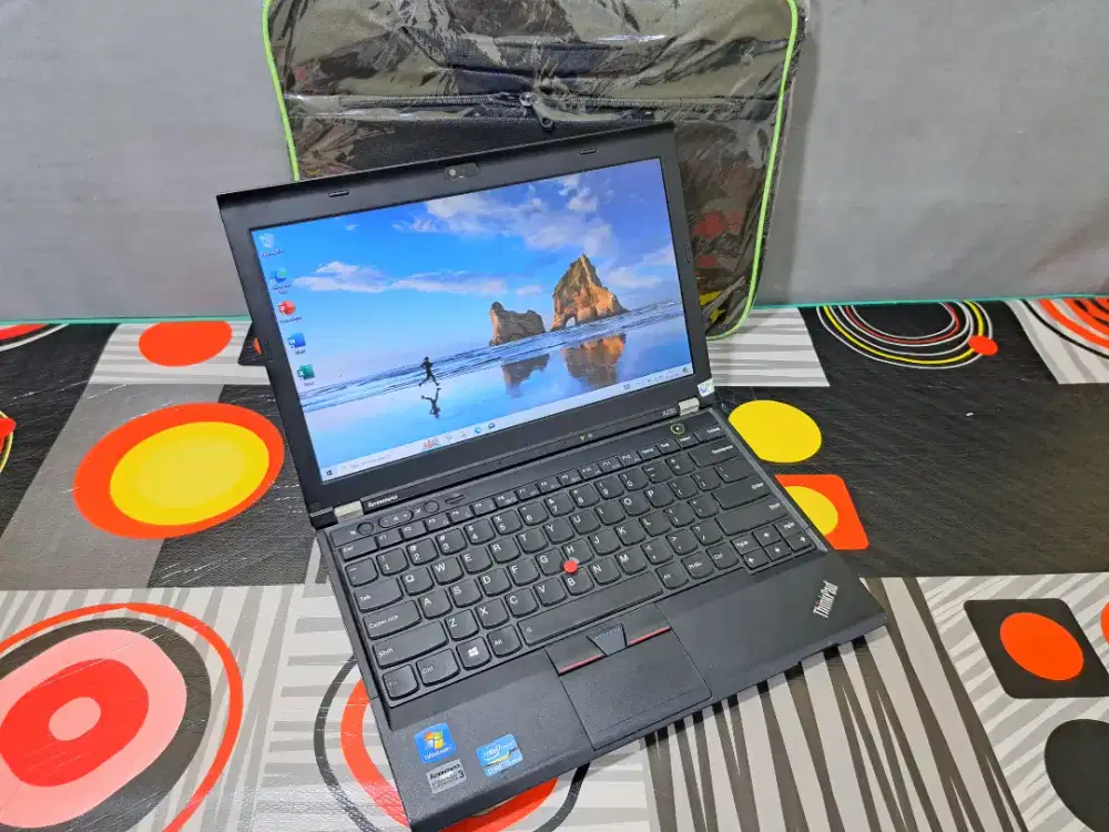 Lenovo Thinkpad X230 core i5 ram 4 no minus siap pakai