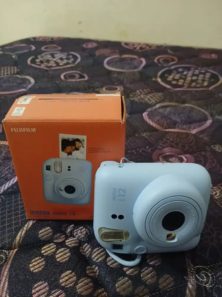 Kamera Polaroid Instax Mini 12