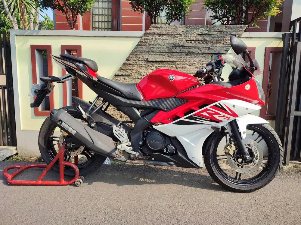 YAMAHA R15 V2 TAHUN 2014