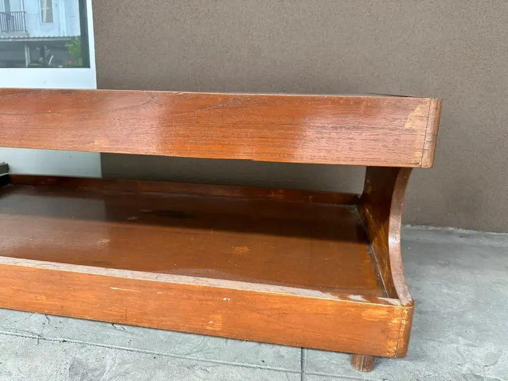 [Preloved] Meja Tamu Kayu dengan Kaca