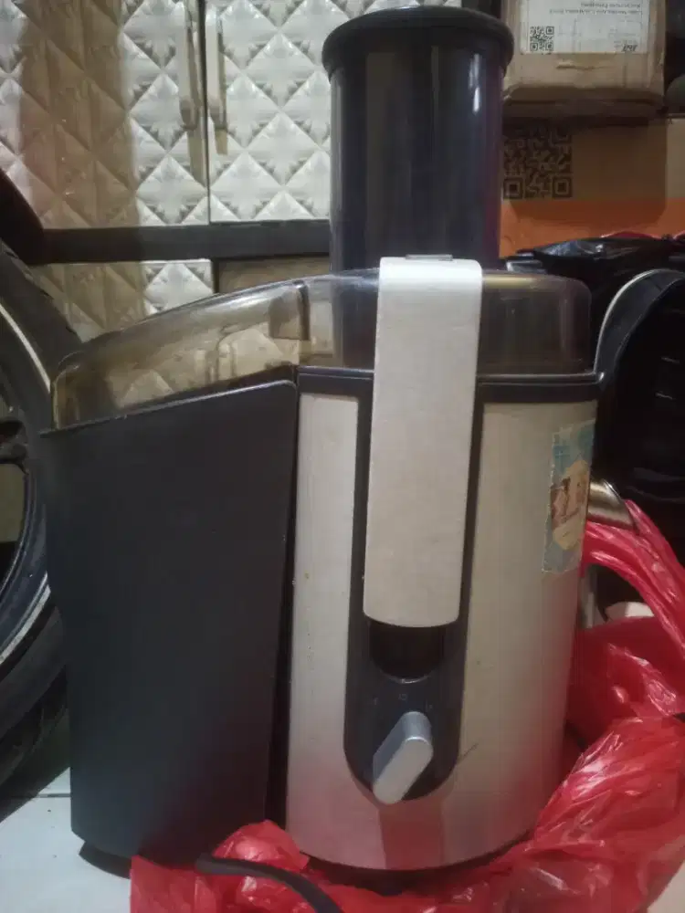 Juicer  pillips HR1861/00