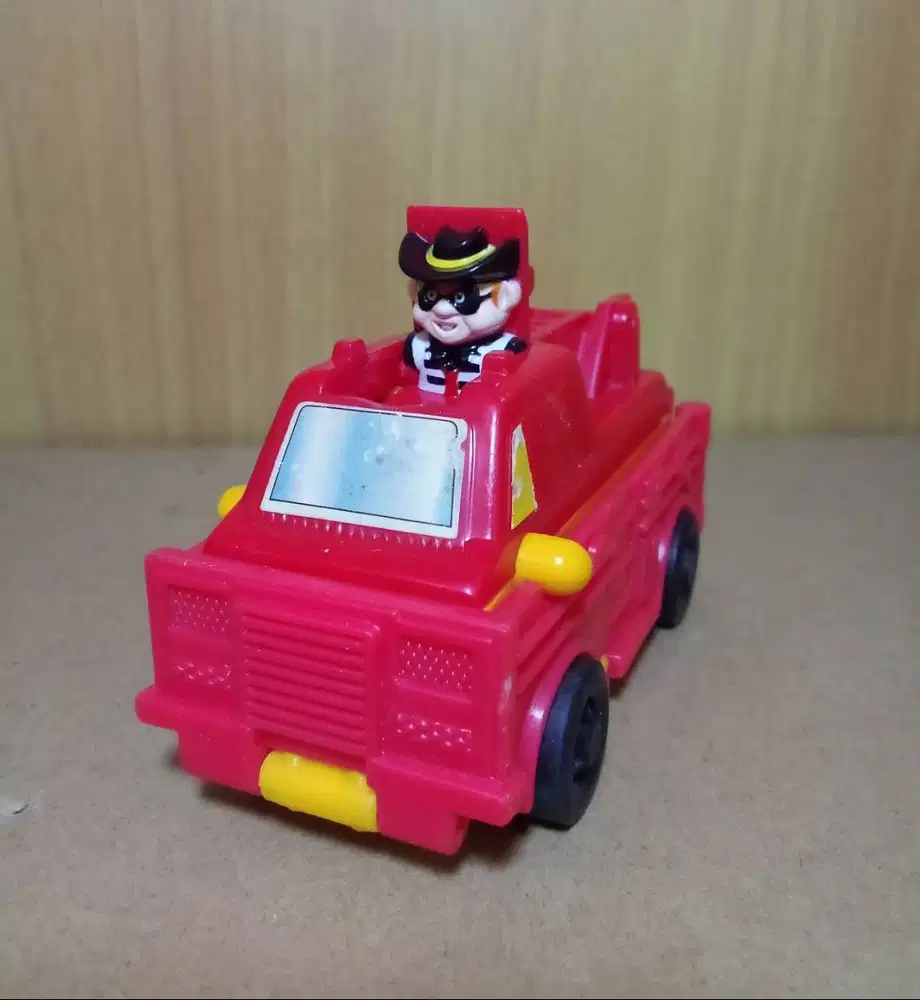 Mainan Happymeal McD Rare Reversible Vehicle Hamburglar 1997