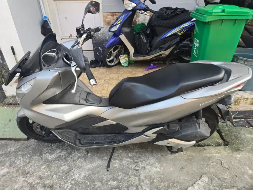 Jual Honda PCX 2019 Pakaian Pribadi