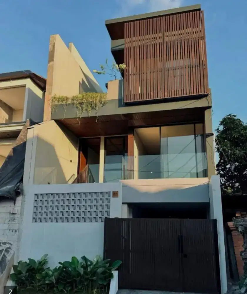 Rumah style villa 3 lantai di Karangsari Denpasar Bali