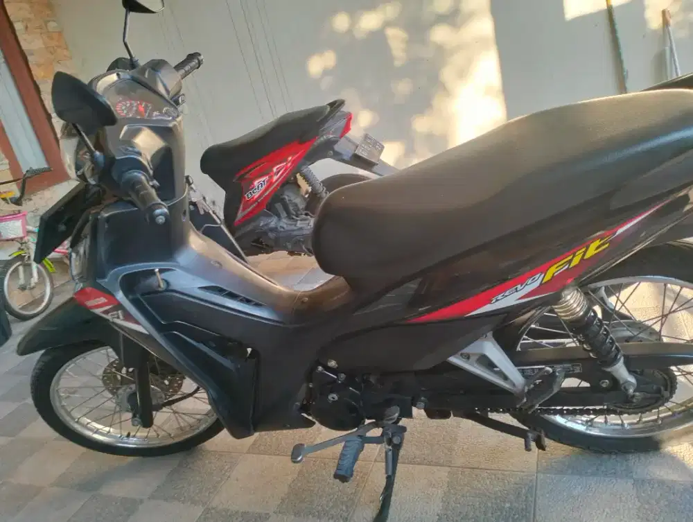 Revo 2022 dijual 12 jt nego tipis