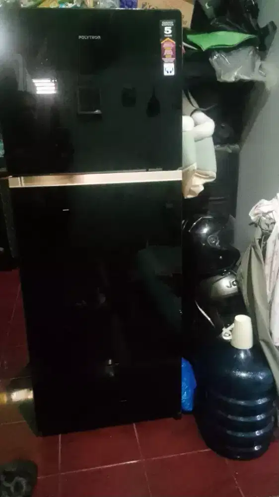 Polytron Kulkas 2 pintu