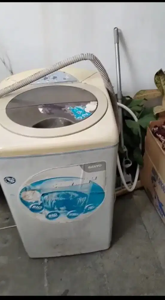 Mesin cuci Sanyo