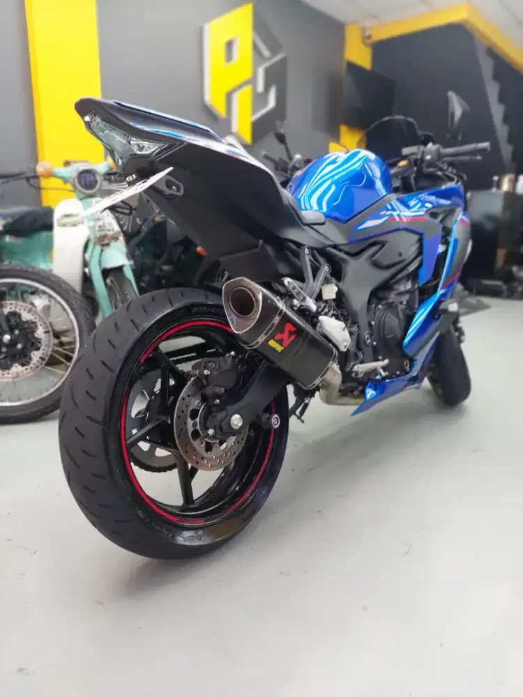Kawasaki ZX 25R TERBAIK 3700KM
