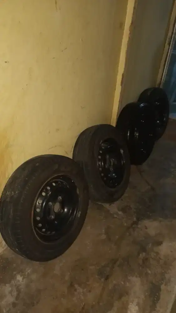 4 velg ring 13  bonus ban pcd 100