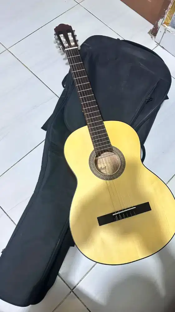 Di jual Gitar New like