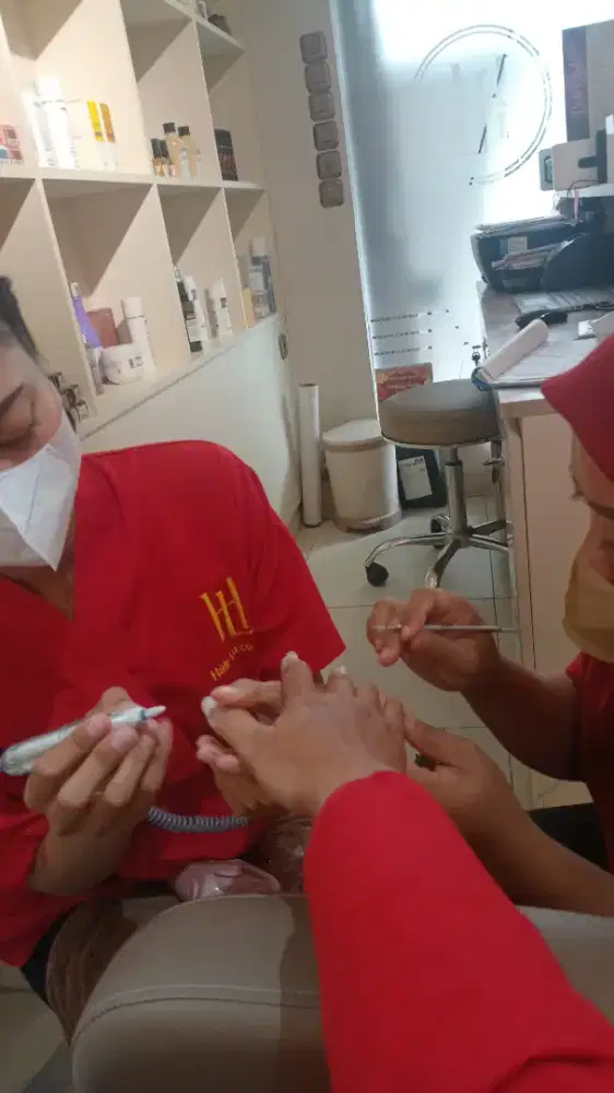 Dibutuhkan segera Capster salon kencatikan berpengalaman