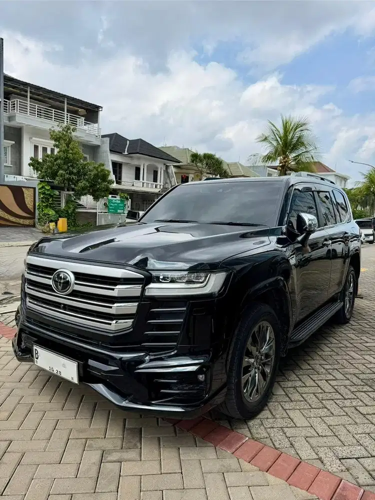 LAND CRUISER VXR 300 2023