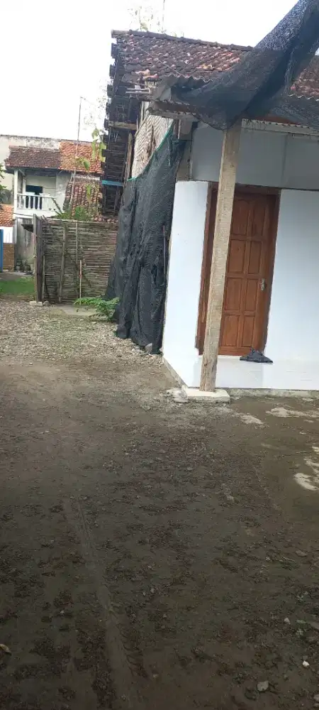 Kebun dan kandang untuk ternak