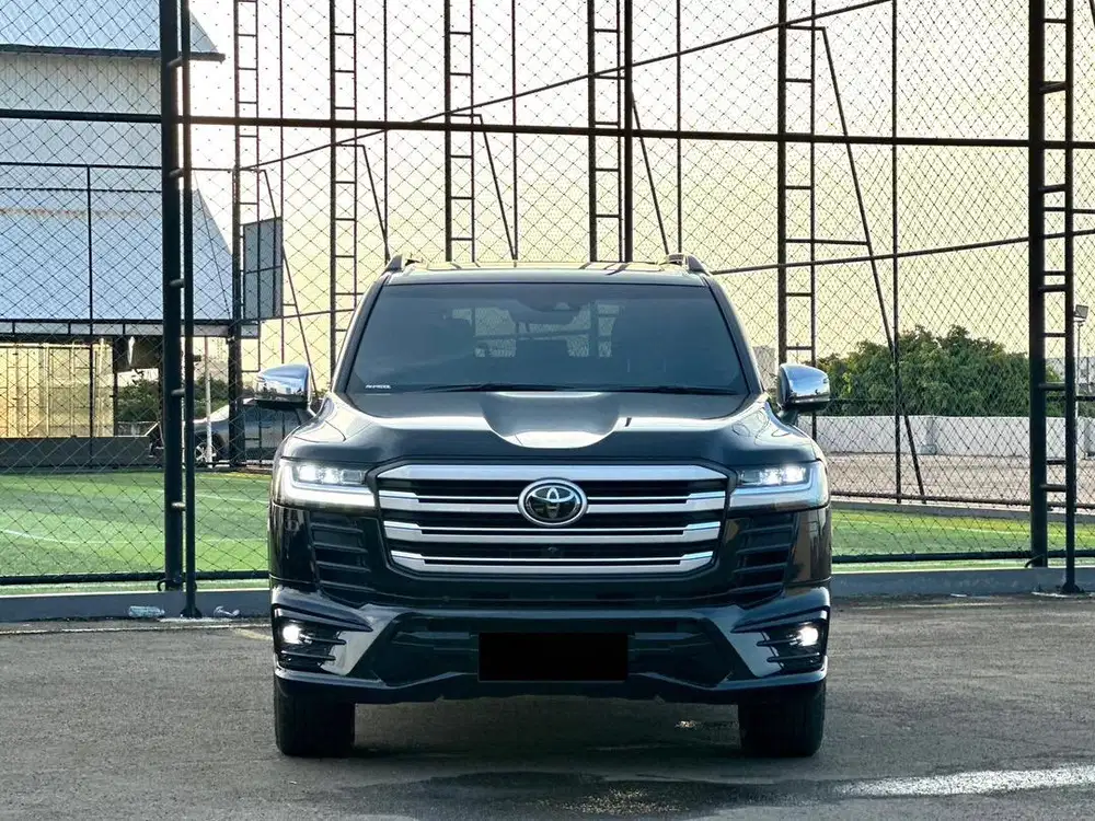 Land cruiser vxR 300