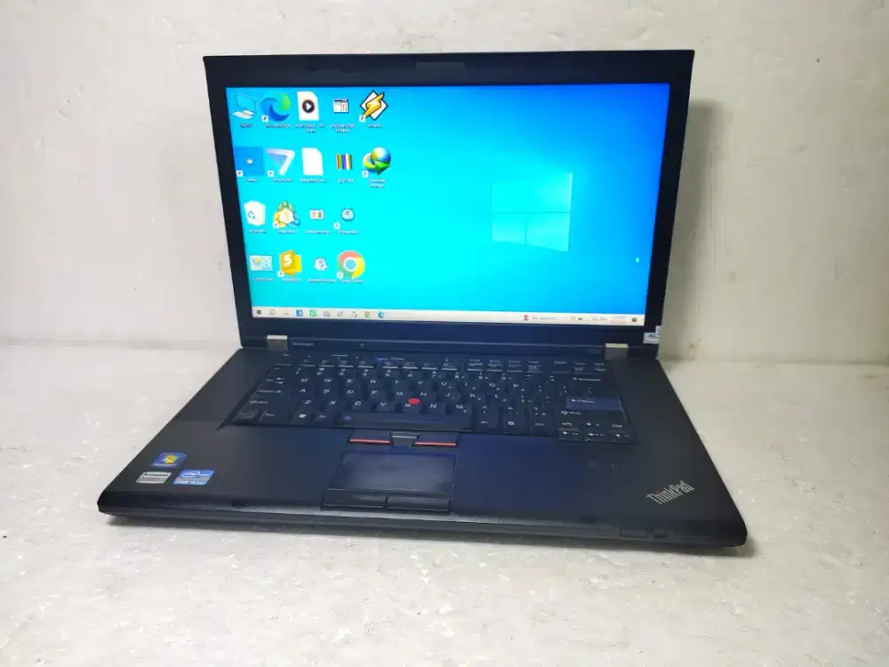 B813 Lenovo thinkpad T520 core i5 sandy Ram 8GB hdd 320GB