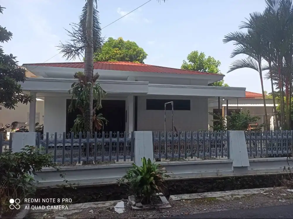 Disewakan Rumah Strategis, akses mudah dan halaman luas